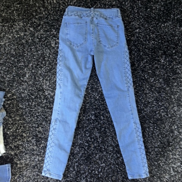 Cuidado con el Perro Jeans - Picture 5 of 6